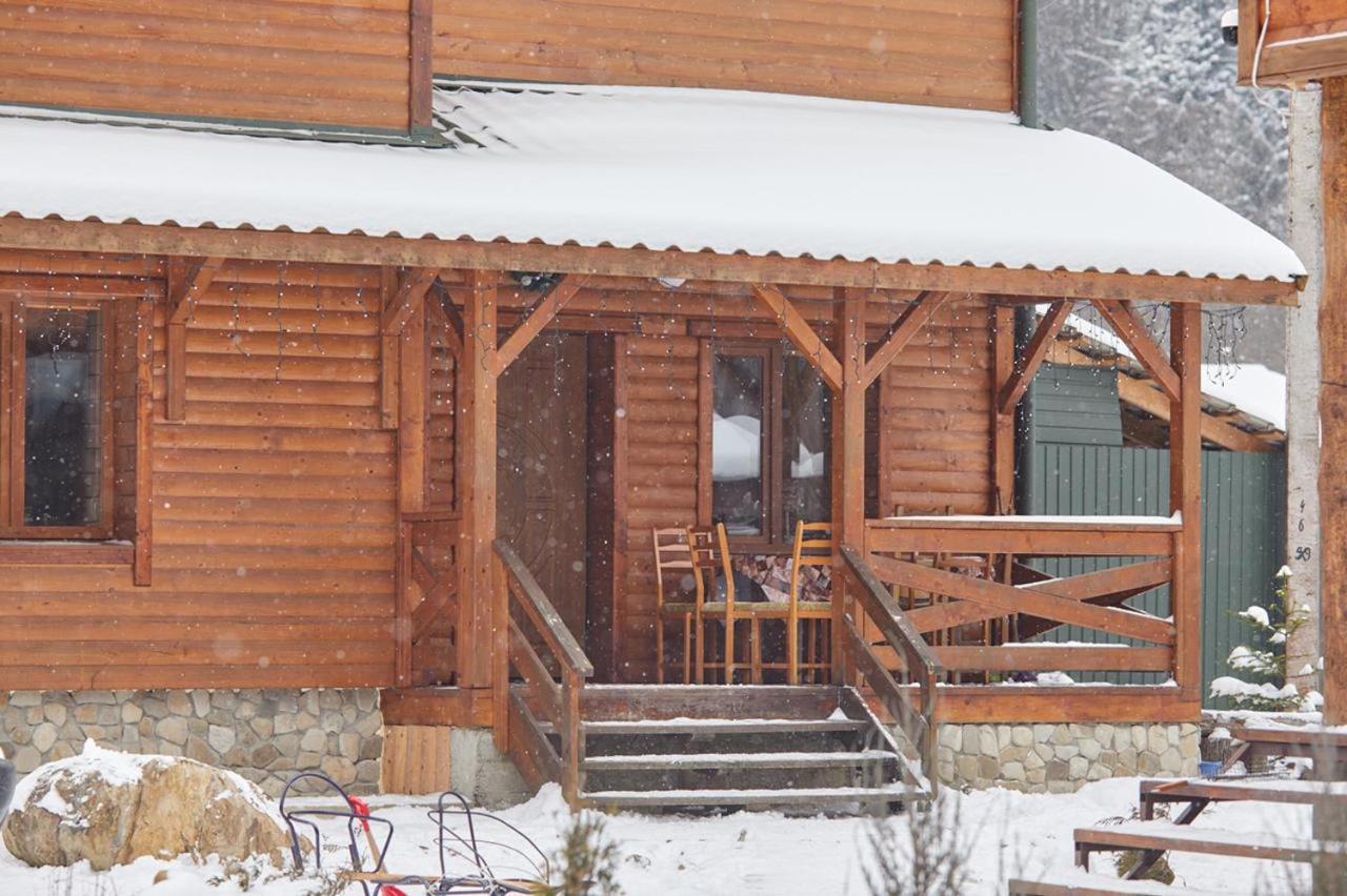 Villa Na Uzlissi Migovo Exteriör bild